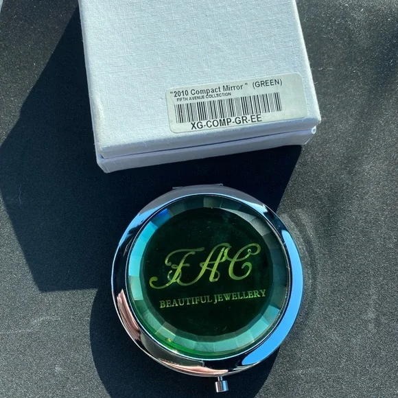 Fifth Avenue Collection Compact Mirror - Picture 3 of 10
